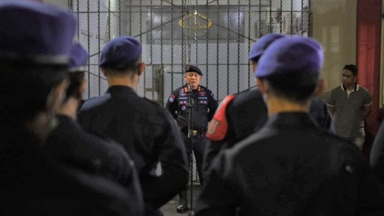 Pimpin Apel Bersama di Malam Tahun Baru, Kepala Rutan Salemba Ingatkan Petugas Selalu Siap Siaga