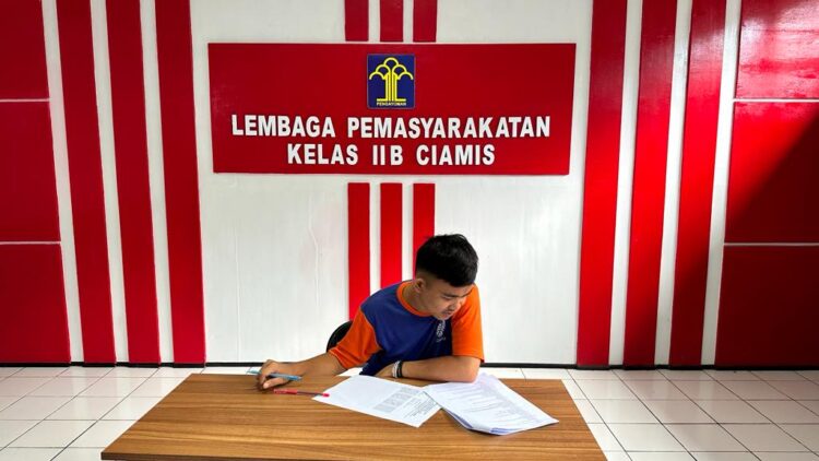 Lapas Ciamis Fasilitasi Ujian Sekolah Paket B Bagi Warga Binaan Peserta Didik Paket B