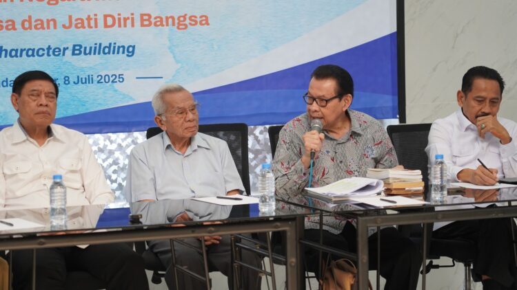Waspadai Distorsi Sejarah Baru