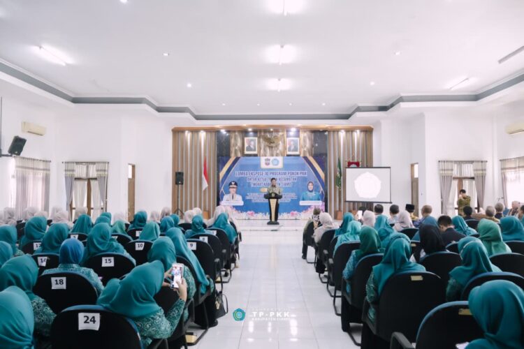 Bupati Herdiat Tekankan Peran Penting PKK Saat Buka Lomba Ekspose 10 Program PKK