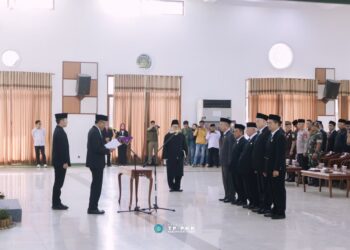 Pengelolaan Zakat Profesional, Bupati Herdiat Kukuhkan Pimpinan BAZNAS Ciamis Periode Baru