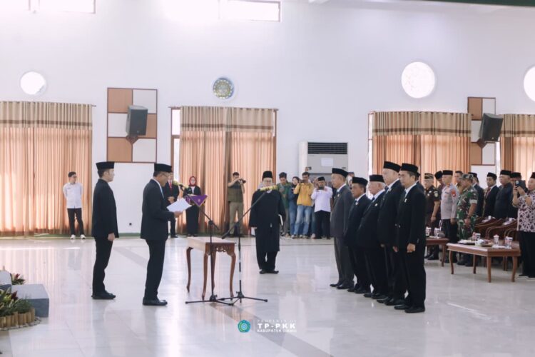 Pengelolaan Zakat Profesional, Bupati Herdiat Kukuhkan Pimpinan BAZNAS Ciamis Periode Baru